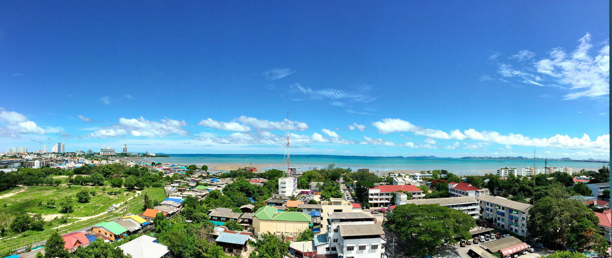 Hotel Ruenthip Pattaya Exterior foto
