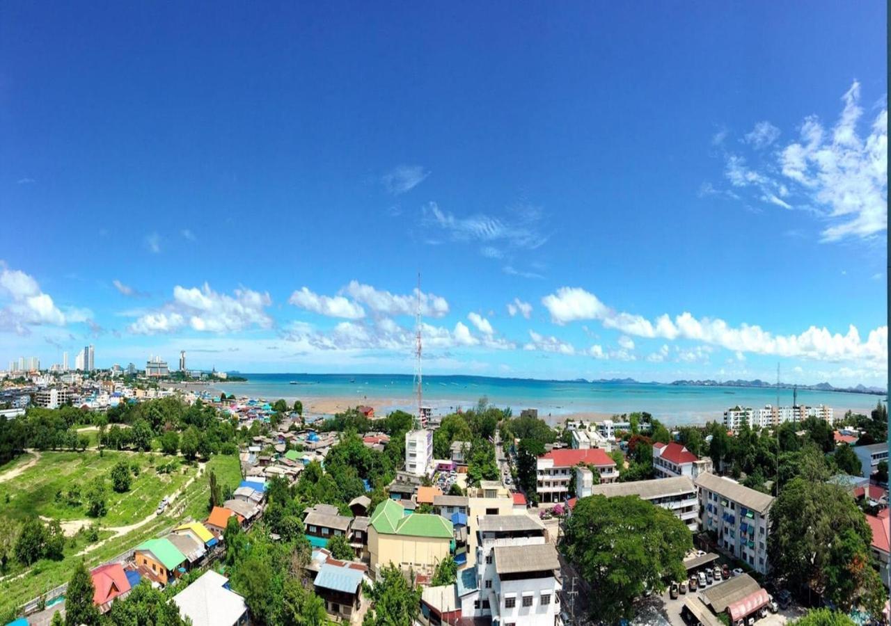 Hotel Ruenthip Pattaya Exterior foto